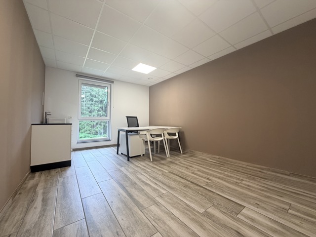 3 bureaux à louer dans un centre médical de Libramont